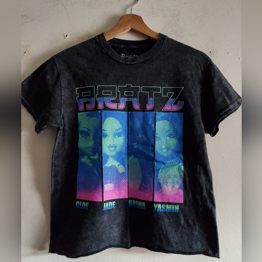 Bratz crop top size small.